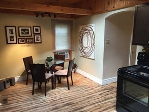 223 London St in Peterborough, ON - Building Photo - Building Photo