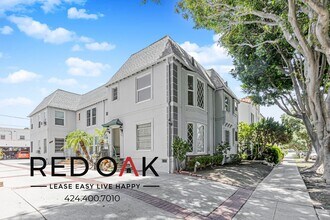 336.5 N Curson Ave in Los Angeles, CA - Foto de edificio - Building Photo