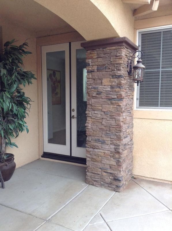 1684 Tamarron Dr in Corona, CA - Foto de edificio - Building Photo