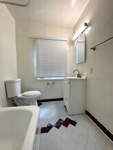 6703 Franklin Ave in Los Angeles, CA - Building Photo - Building Photo
