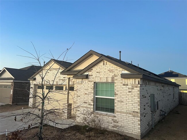 115 Vintage Dr in San Marcos, TX - Building Photo - Building Photo