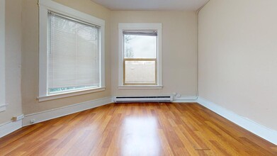 Roycroft Apartments in Seattle, WA - Building Photo - Interior Photo