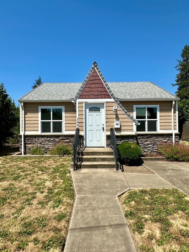1541 SE Salem Ave in Albany, OR - Building Photo - Building Photo