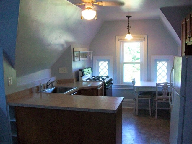 600 S Dallas Ave, Unit 3