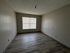 13340 Horizon Blvd in Horizon City, TX - Foto de edificio - Building Photo
