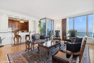 600 N Lake Shore Dr, Unit 3205 in Chicago, IL - Building Photo - Building Photo