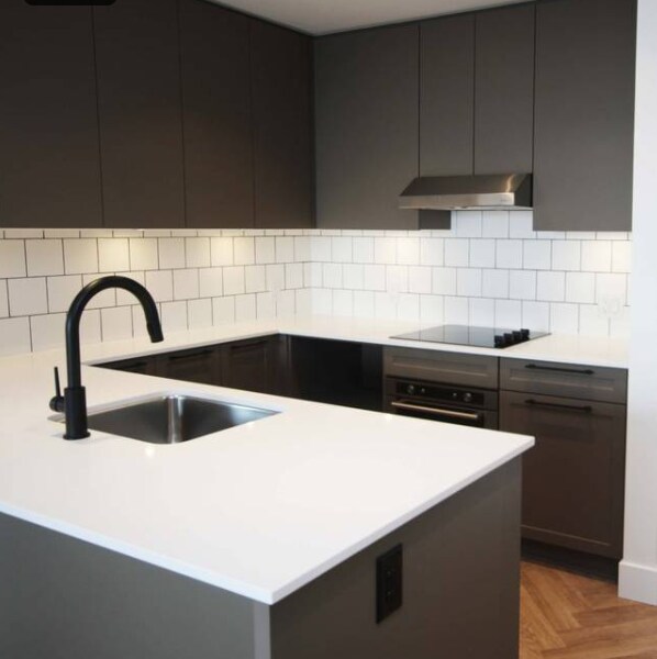 9228 Slopes Mews in Burnaby, BC - Building Photo - Building Photo