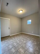 1068 E 115th Ct in Crown Point, IN - Foto de edificio - Building Photo