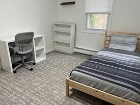 114 S Lee St in Falls Church, VA - Building Photo