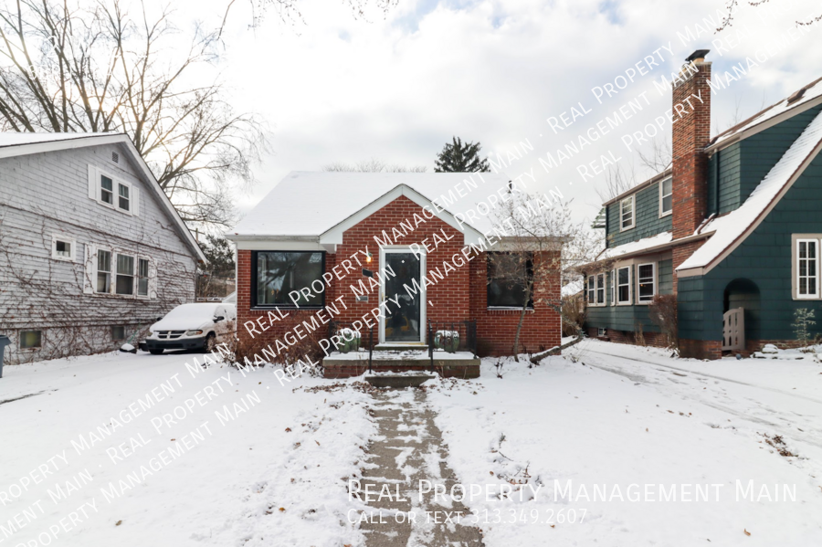 72 Wellesley Dr in Pleasant Ridge, MI - Foto de edificio