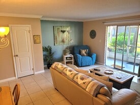 2727 75th St W, Unit Sabal Palms 8 in Bradenton, FL - Building Photo
