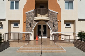 MASON (10227) APT in Chatsworth, CA - Building Photo - Building Photo
