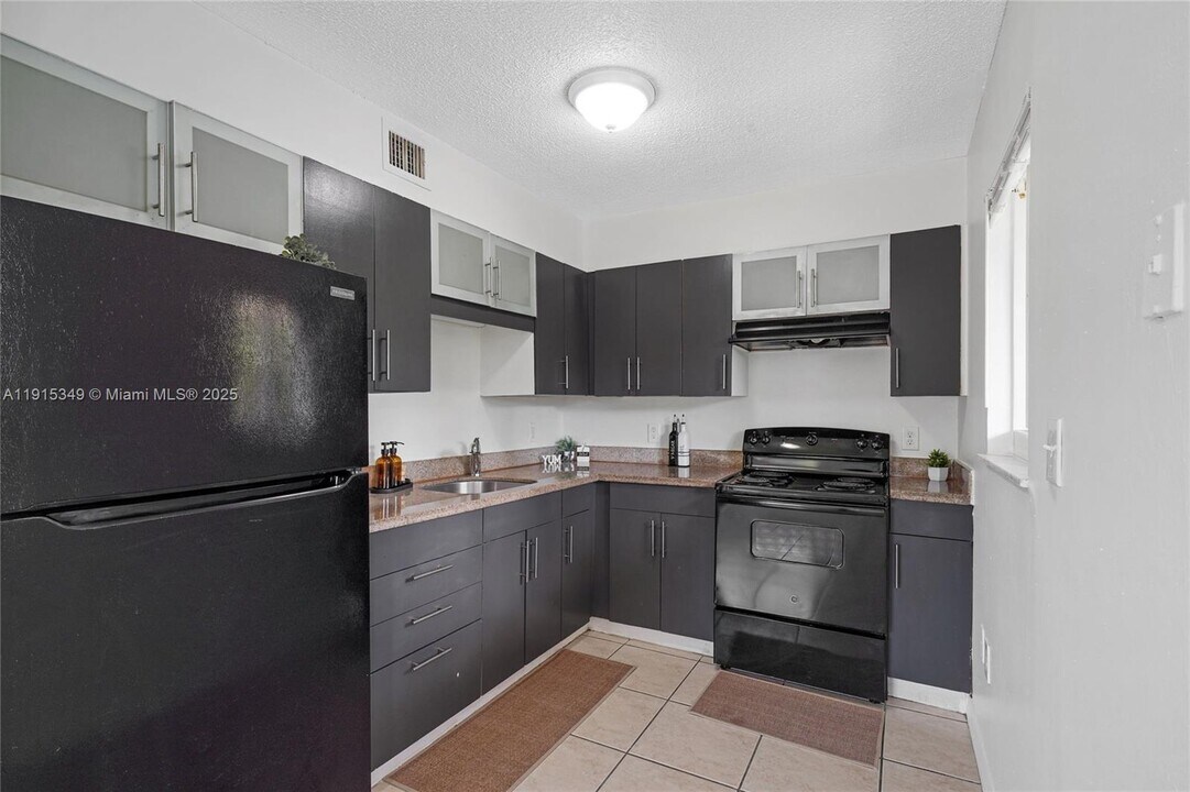 480 NW 24th Ave in Fort Lauderdale, FL - Building Photo