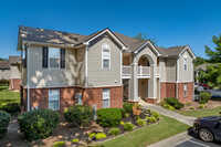 Mews Apartments in Loganville, GA - Foto de edificio - Primary Photo