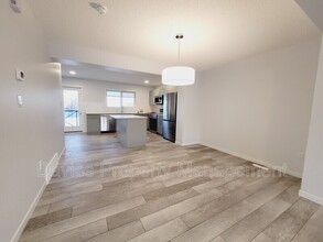 126 Secord Dr NW in Edmonton, AB - Building Photo - Building Photo