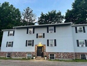 15 S Park Row in Girard, PA - Building Photo - Building Photo