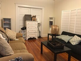 11 Mt Hood Rd, Unit 2 in Boston, MA - Building Photo