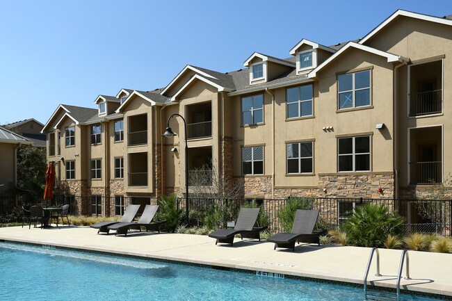 The James on South First in Austin, TX - Foto de edificio - Building Photo