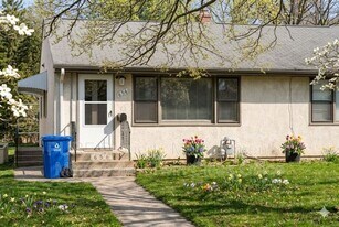 656 Iowa Ave W in St. Paul, MN - Building Photo