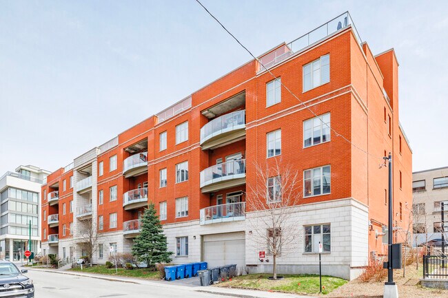 150 Bates in Montréal, QC - Building Photo - Building Photo