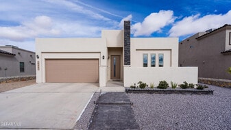 252 Emerald Sun Dr in Horizon City, TX - Building Photo