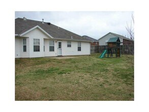 2601 SW Aztec Pl in Bentonville, AR - Building Photo - Building Photo