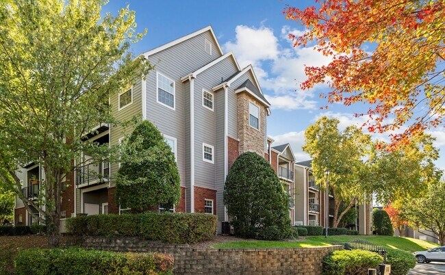1517 New Garden Rd in Greensboro, NC - Building Photo - Building Photo