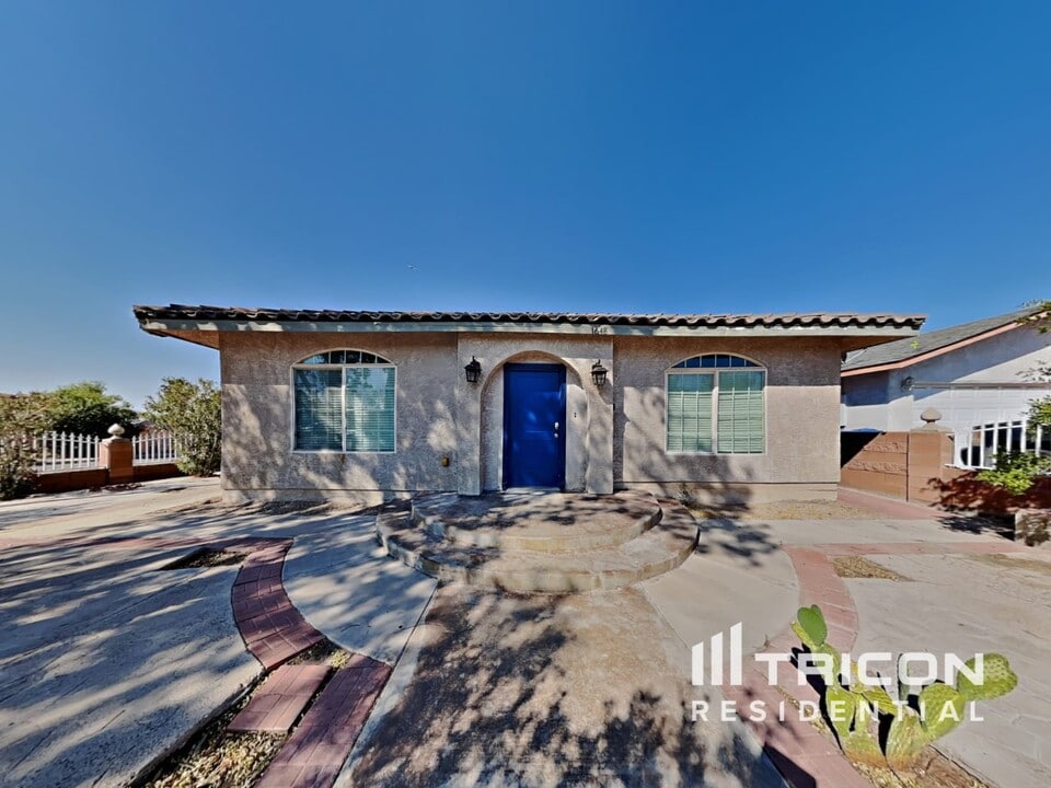 1648 Palm St in Henderson, NV - Building Photo