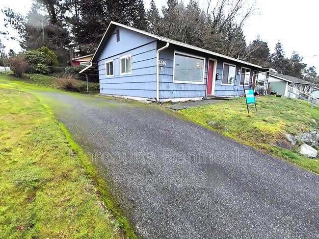 3346 Ward Ave photo'