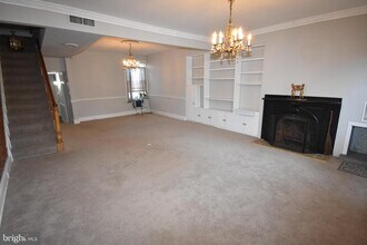 303 Wood St in Burlington, NJ - Building Photo - Building Photo