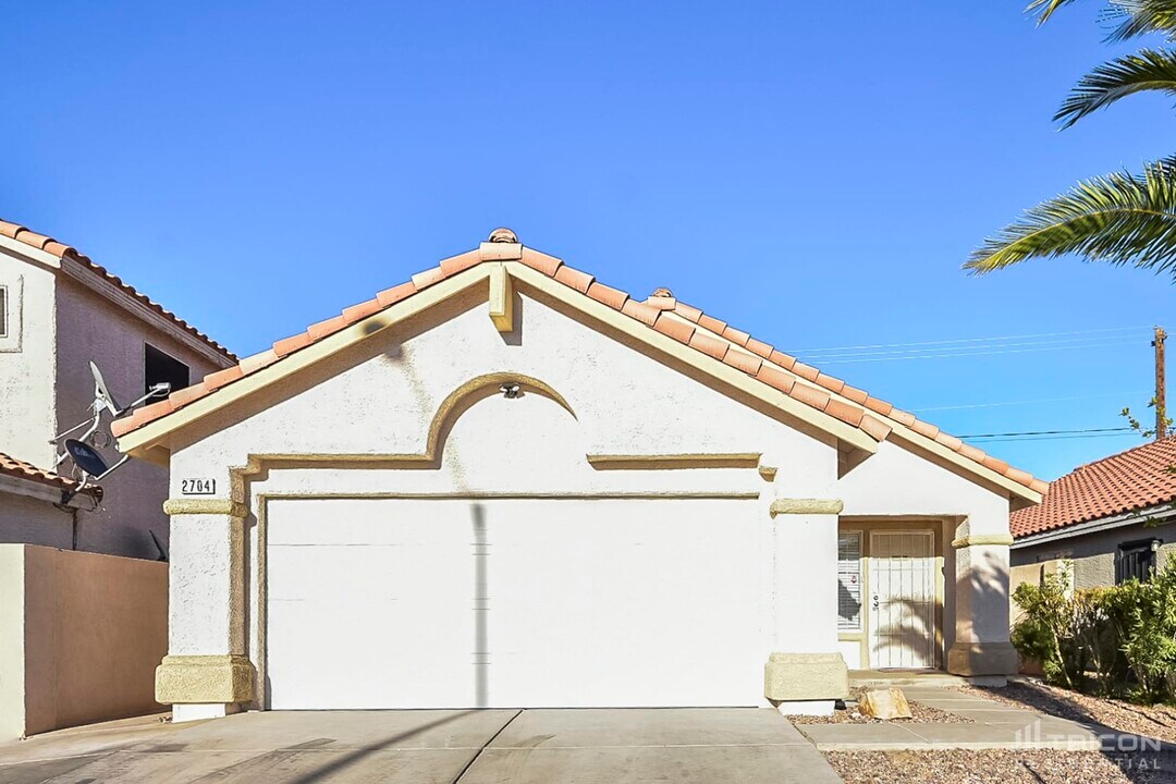 2704 Purple Root Dr in Las Vegas, NV - Building Photo
