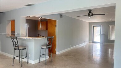 5771 NE 19th Ter in Fort Lauderdale, FL - Building Photo - Building Photo