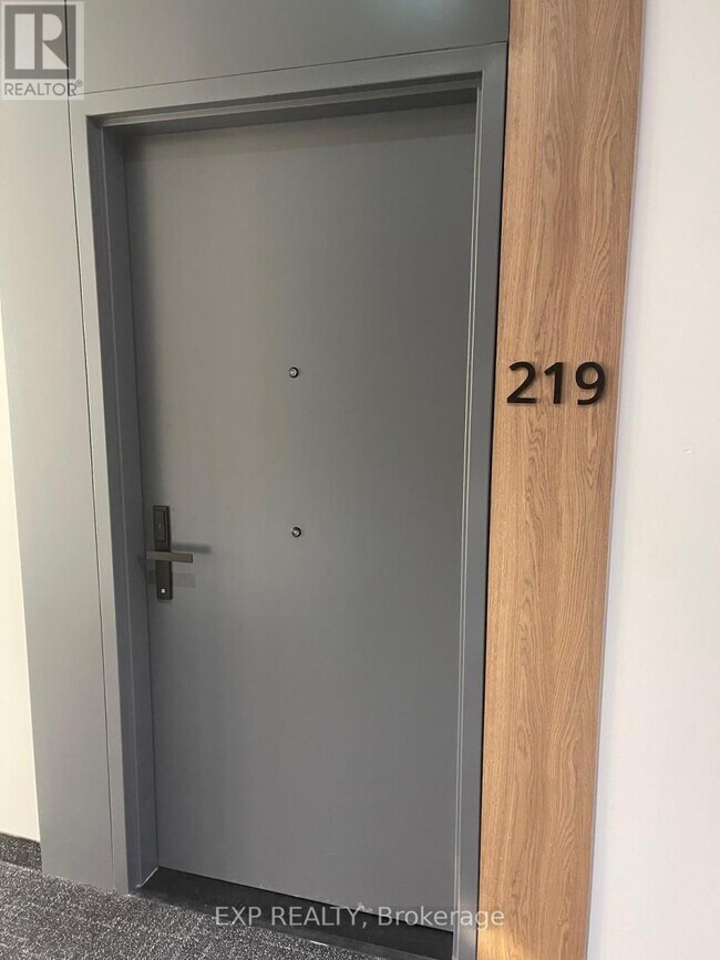 1600 James Naismith Dr in Ottawa, ON - Building Photo - Building Photo