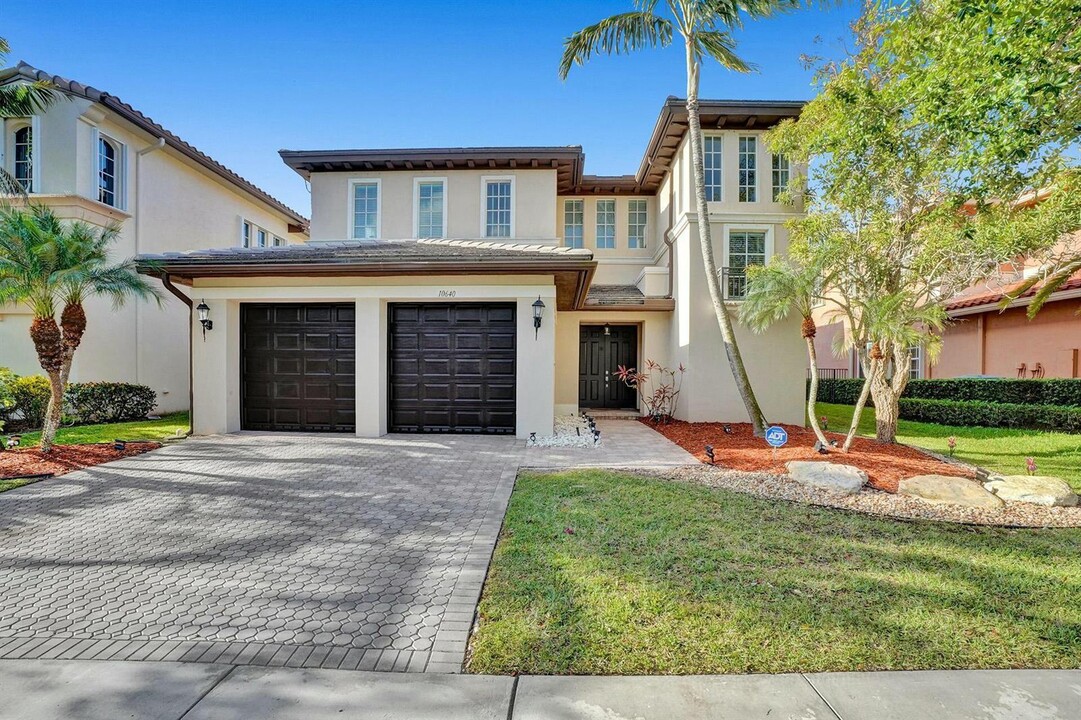 10640 NW 83rd Ct in Parkland, FL - Building Photo