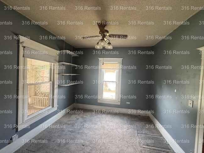 property at 712 E 7th St