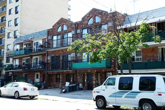 14506 34th Ave in Flushing, NY - Building Photo - Building Photo