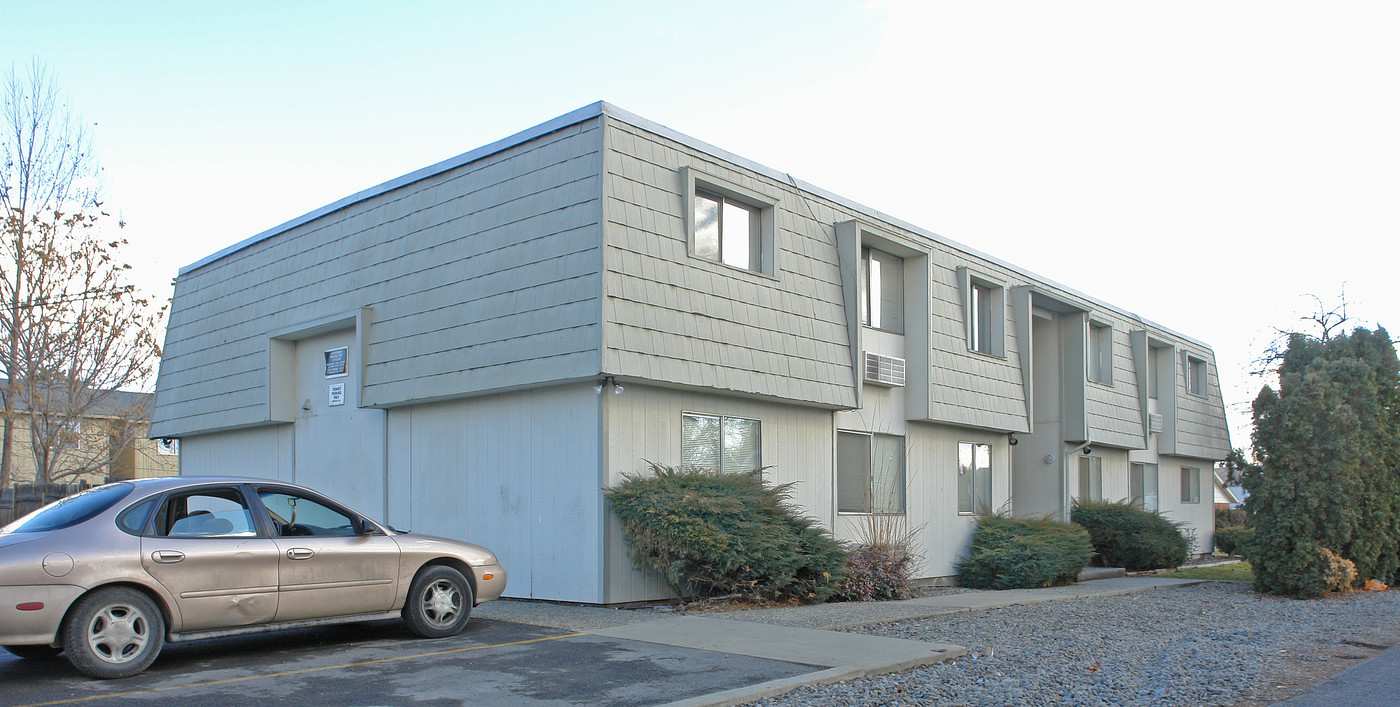 1119 W Hamm Ave in Yakima, WA - Building Photo