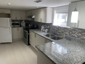 46 Edgecroft Rd in Toronto, ON - Building Photo - Building Photo