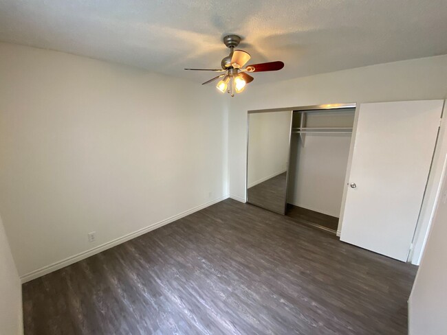 3728 S Bentley Ave, Unit 4 in Los Angeles, CA - Foto de edificio - Building Photo