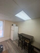 86 Elm St, Unit Unit 3 in Oneonta, NY - Building Photo - Building Photo