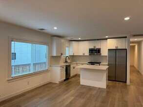 1215 N Vista St, Unit 1215 in West Hollywood, CA - Building Photo - Building Photo