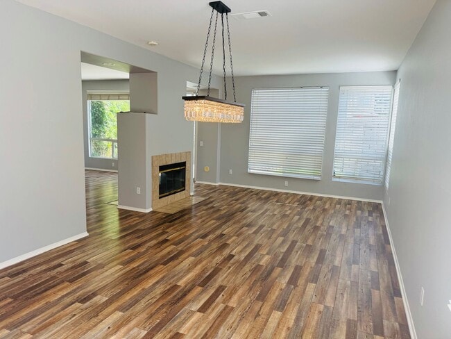 2872 La Plata Dr in Camarillo, CA - Building Photo - Building Photo
