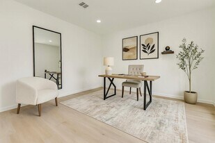 3351 S Sutton Square in Stafford, TX - Building Photo