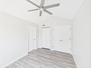 8055 Cambridge St in Houston, TX - Foto de edificio - Building Photo