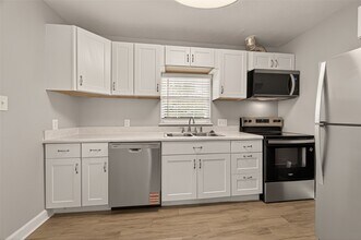 6615 Kernel St in Houston, TX - Foto de edificio - Building Photo