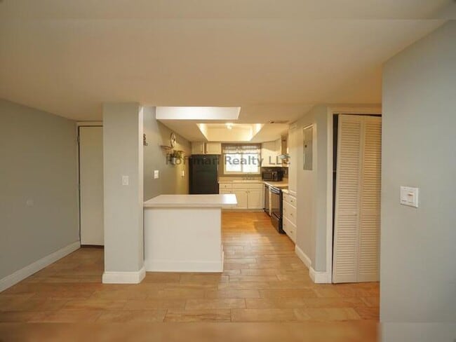 760 S Village Dr in St. Petersburg, FL - Foto de edificio - Building Photo