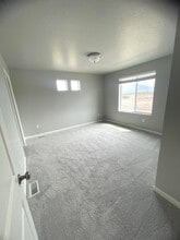 251 N Riverside Dr in Saratoga Springs, UT - Building Photo - Building Photo