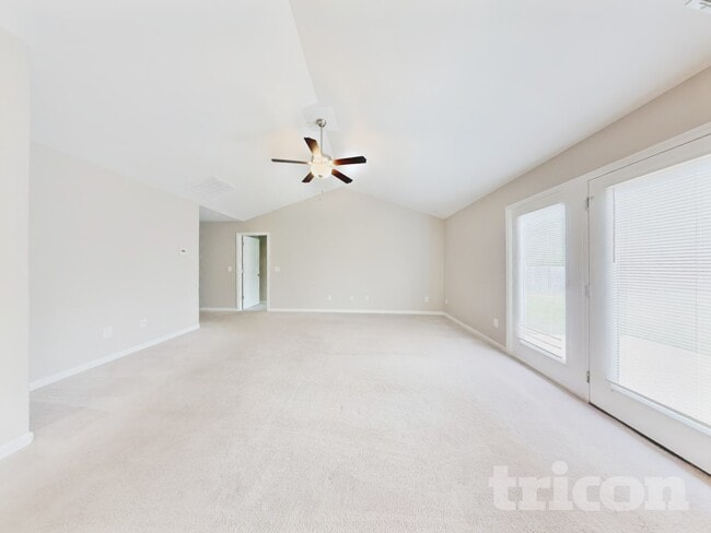 219 Plains Dr in Burlington, NC - Foto de edificio - Building Photo