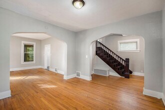 1214 S 25th Ave in Omaha, NE - Building Photo - Building Photo