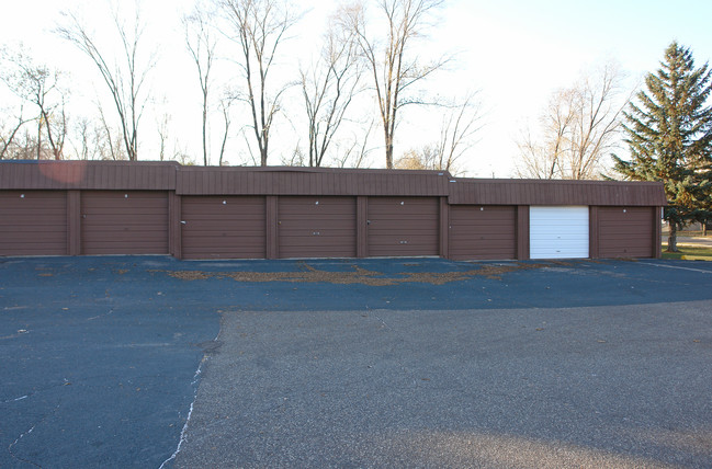 Hazelwood Apartments in St. Paul, MN - Building Photo - Building Photo